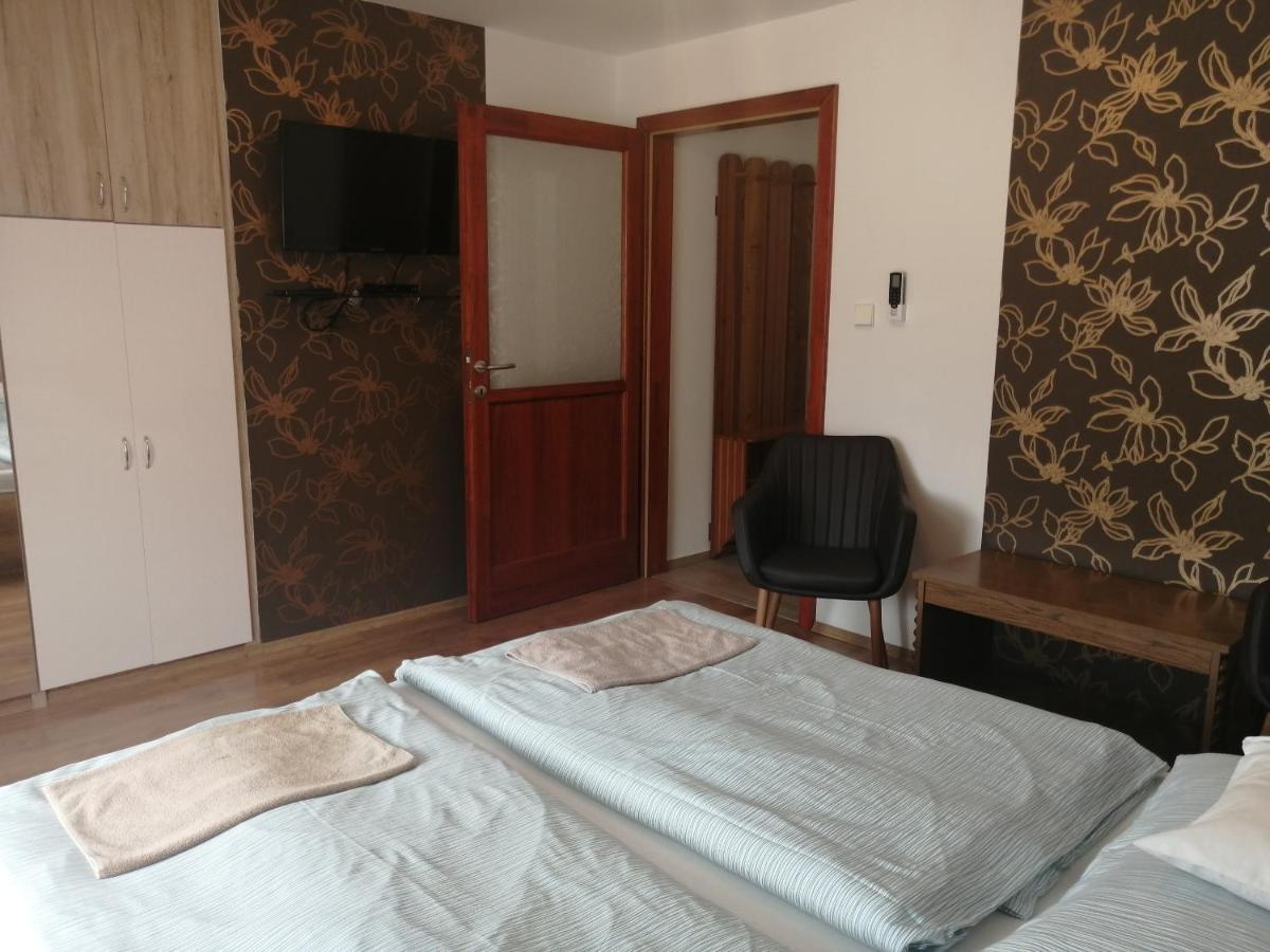 Anita Apartman Bük Exteriör bild