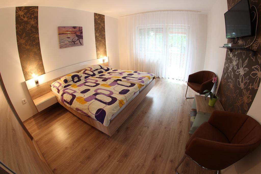 Anita Apartman Bük Exteriör bild
