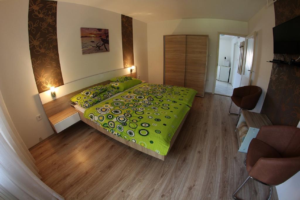 Anita Apartman Bük Exteriör bild